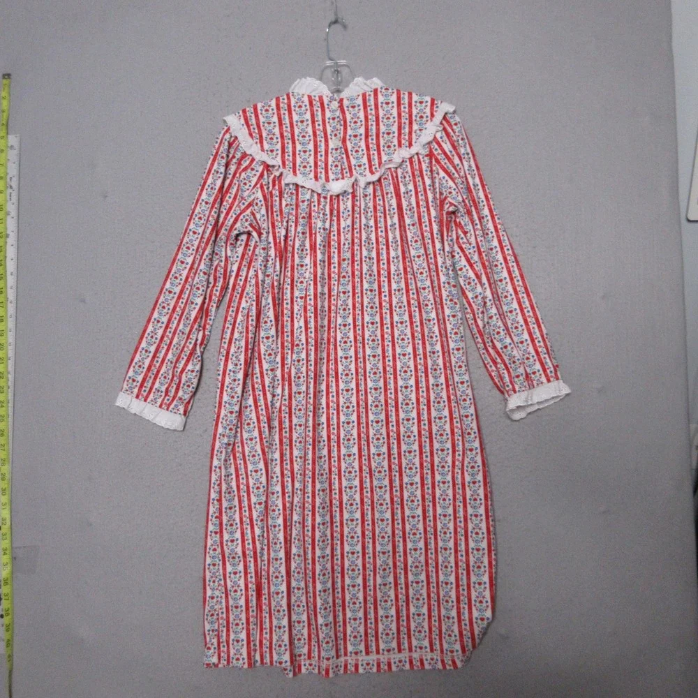 Lanz Of Salzburg sleeves are